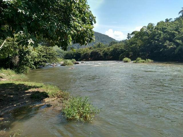 Terreno proximo do rio macaé - serra
