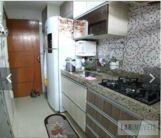 Casa em condomínio fechado, com 03 quartos em Colina de Laranjeiras na Serra
