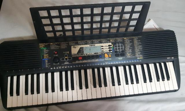 Teclado Yamaha PSR-B20 ótimo estado