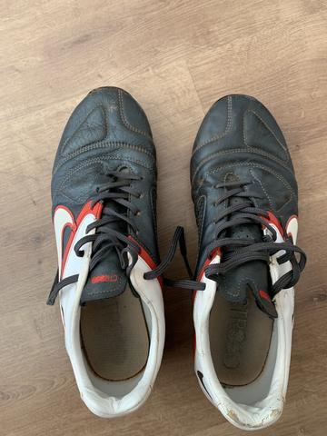 Chuteira nike CTR360