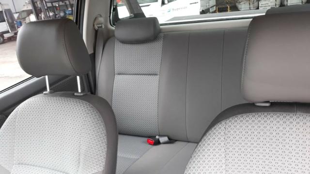 Toyota Hilux CD4x4 Std Diesel - Foto 6