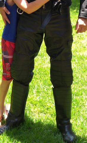 Calça de couro estilo motoqueiro - Foto 3