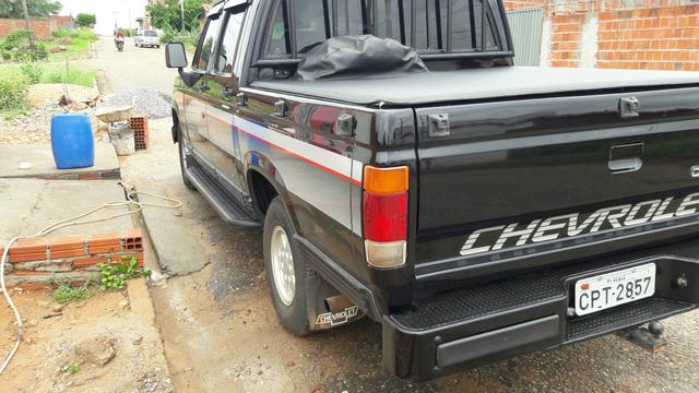 Vende-se Chevrolet D20 cabine dupla