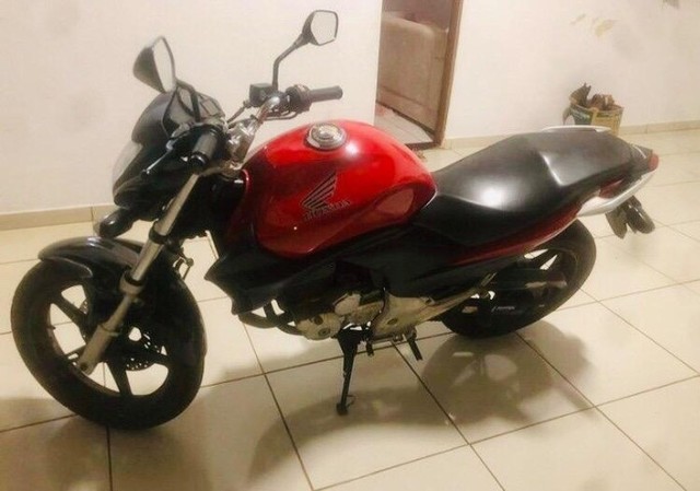 VENDO CB 300 2010-