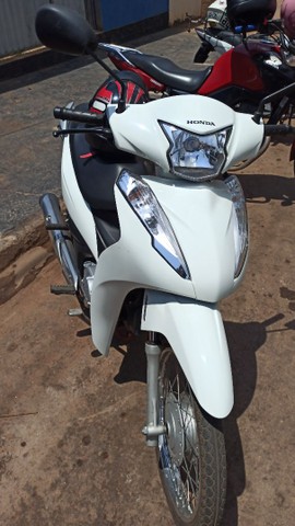 VENDO ESSA MOTO BIZ 2021 SÓ NO PONTO DE TRANSFERIR MUITO BEM CONSERVADA