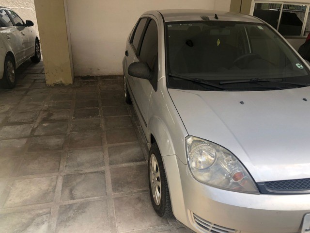 FIESTA SEDAN 2006