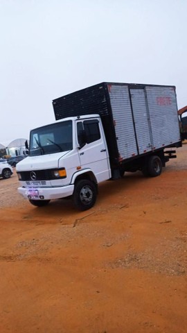 VENDE-SE CAMINHÃO 710