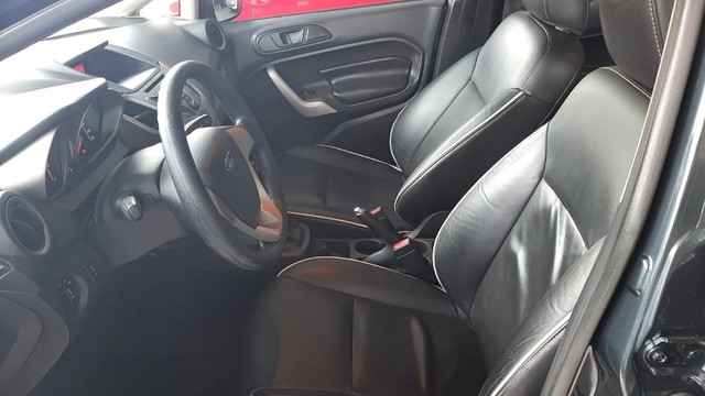 NEW FIESTA SEDAN 1.6 2011