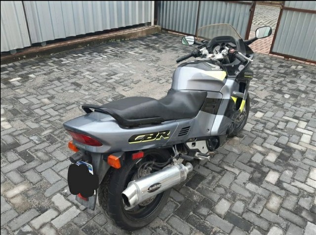 HONDA CBR 1000F 1996 PRATA E PRETA