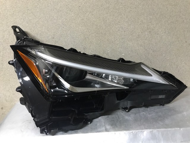 Farol Toyota Lexus UX250
