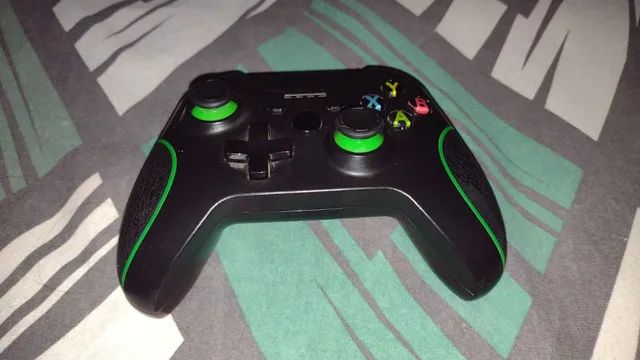 Xbox one com dois controles e um jogo - Videogames - Vila São Luiz,  Botucatu 1250197004