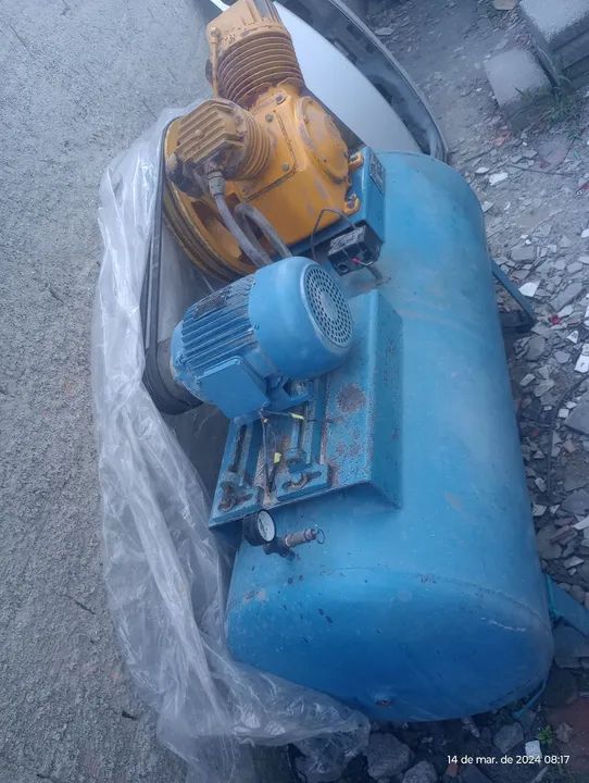 Vendo compressor 25 pés trifásico - Máquinas para produção industrial ...