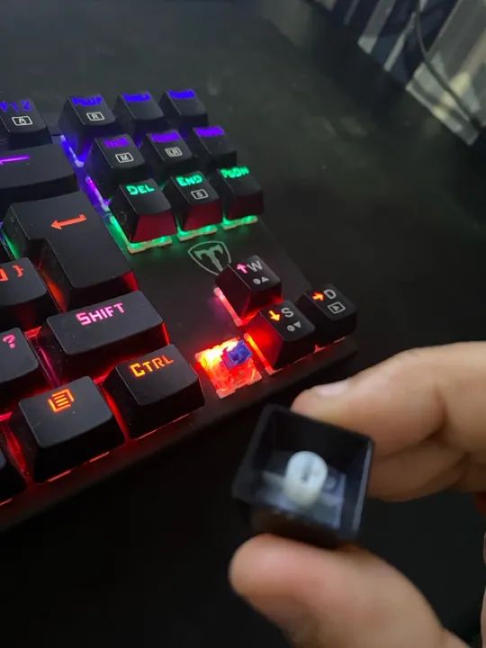 Teclado mecânico T-Dagger Corvette 64407623226114120