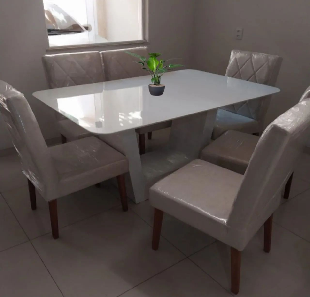 Conjunto Mesa Laqueada com 6 Cadeiras P.R.O.M.O.Ç.Ã.O (Nova) 135x90 - Foto 3