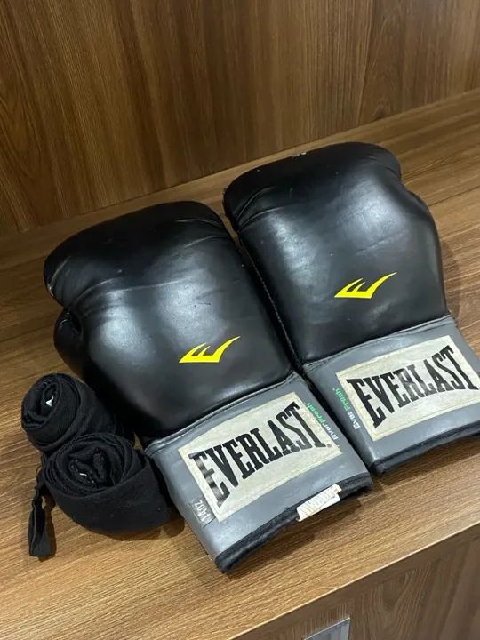 Everlast training kit, com luva e bandagem.