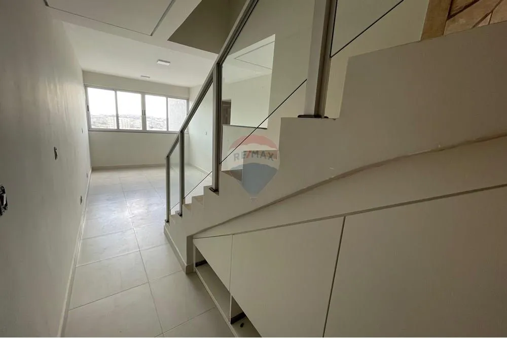 Cobertura de 2 quartos com suíte para alugar no Bairro Palmeiras BH/MG