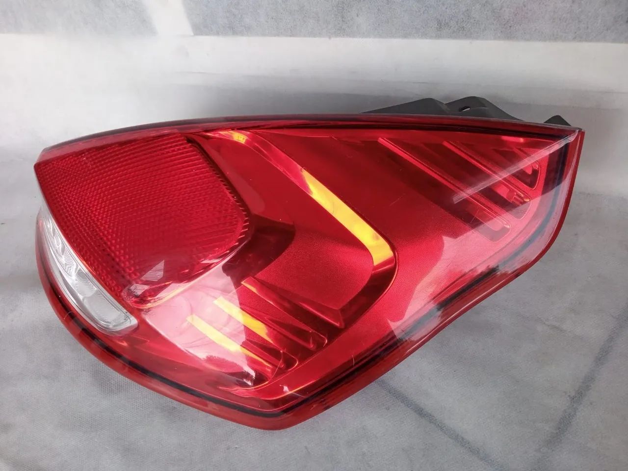 Lanterna New Fiesta Hatch L.D original  - Foto 3