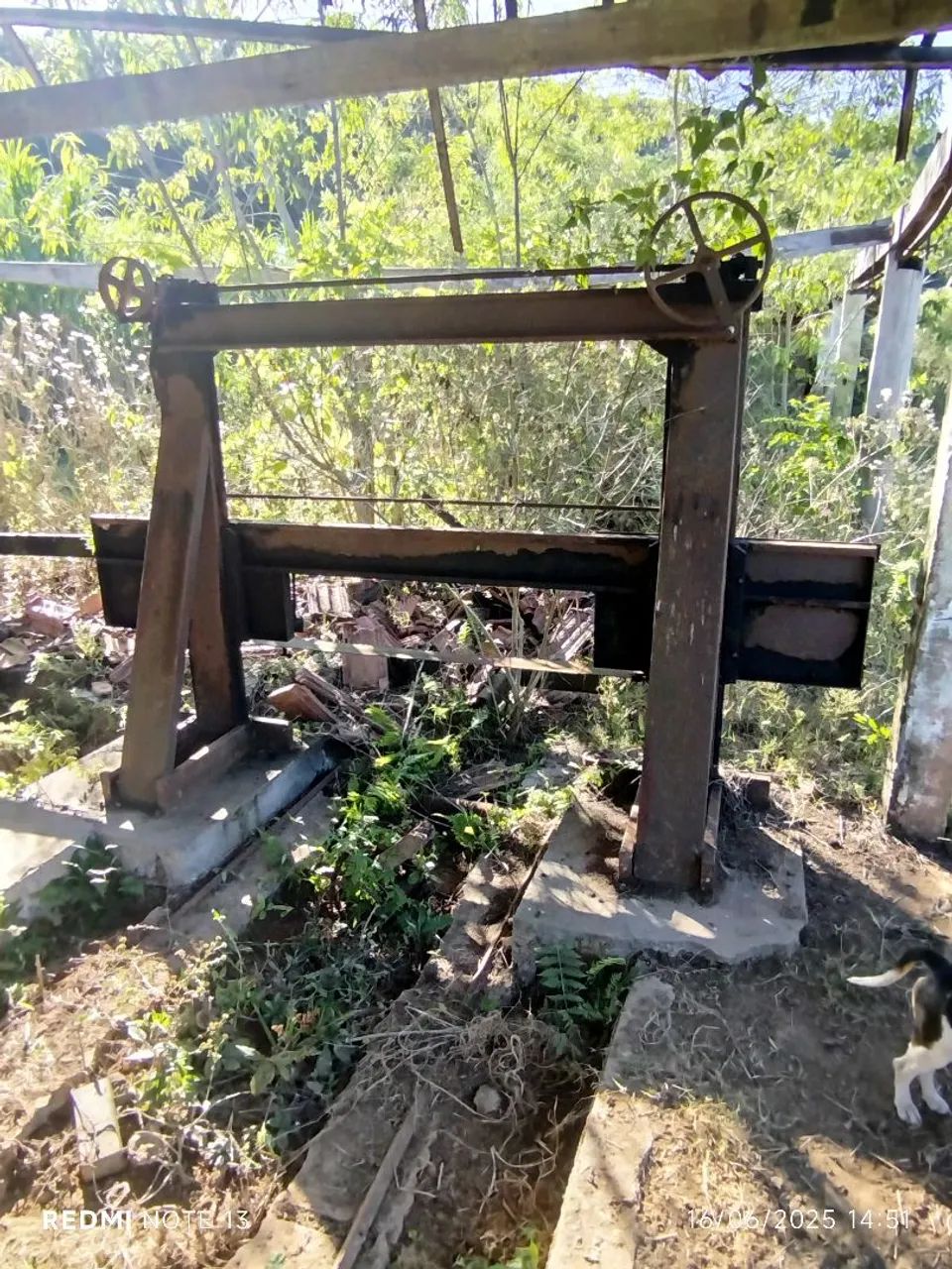 Serra horizontal de madeira pesada desdobramento Metálica Antiga para Projeto Industrial