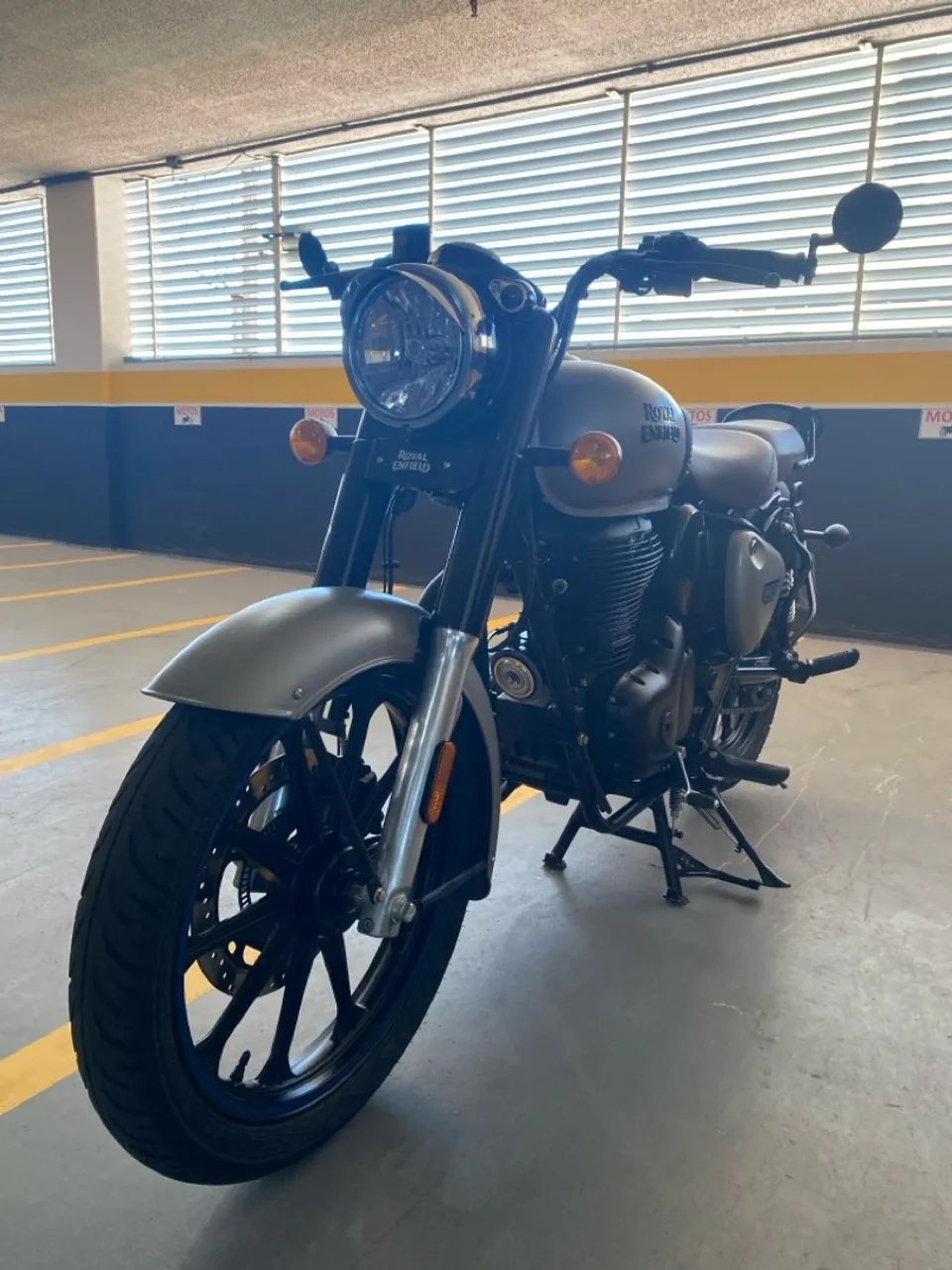 Royal Enfield Classic 350 - Ano 22/23 - Impecável! - Foto 3