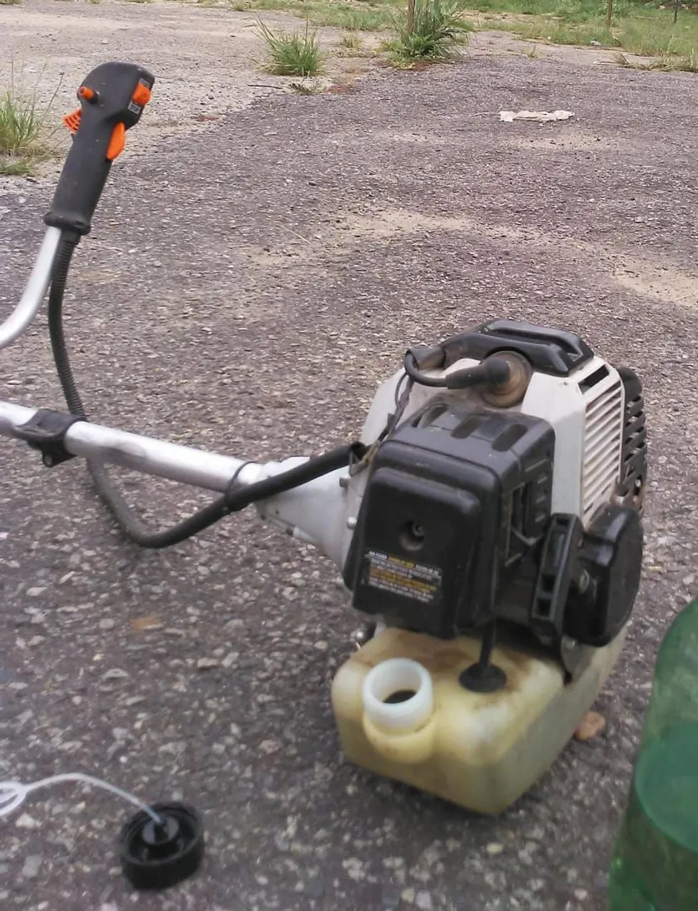 Roçadeira a Gasolina - Perfeita para jardinagem!