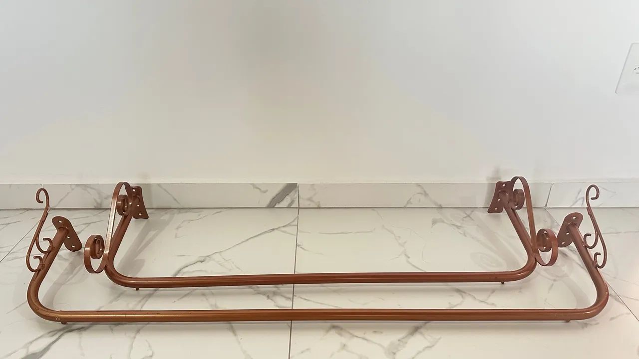 Estrutura para Cabides de Loja