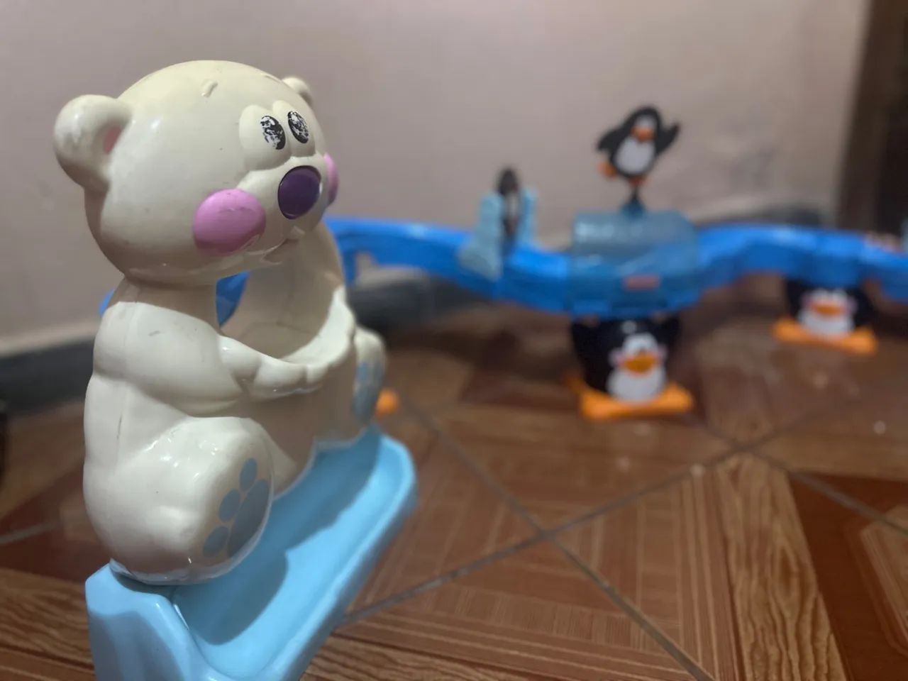 Brinquedo Infantil Urso Polar e Pinguins