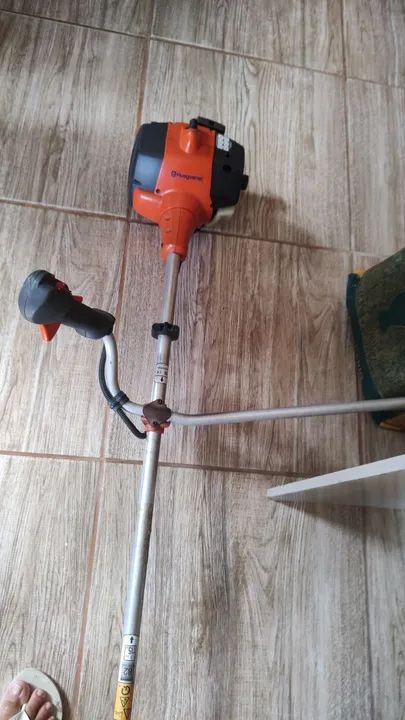 Roçadeira a gasolina husqvarna  - Foto 2