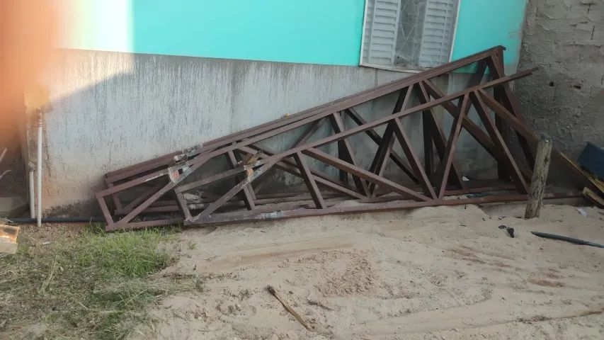 Tesoura para galpão