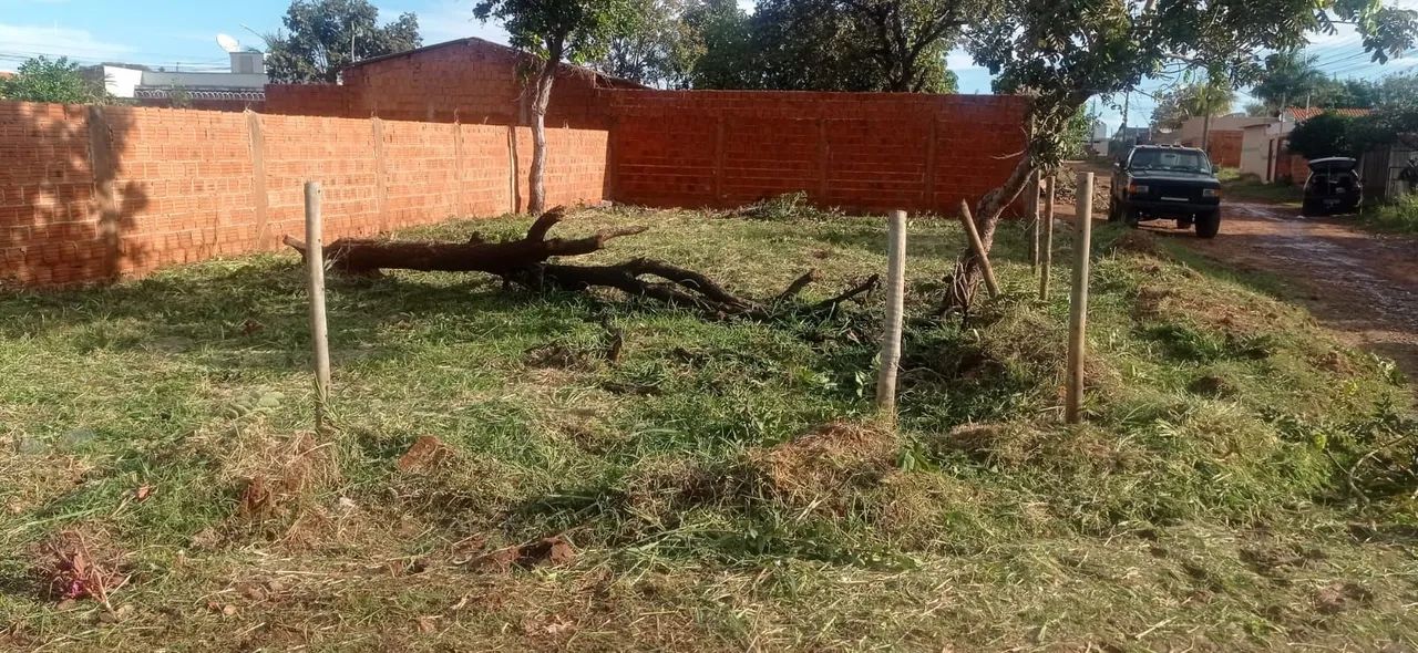 Terreno de esquina - escriturado. Sem débitos. - Foto 2