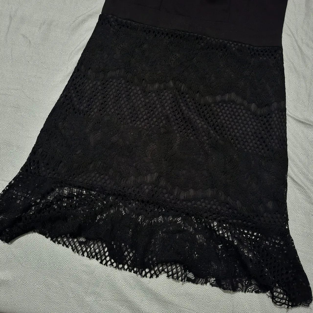 Vestido preto com renda TAM G 