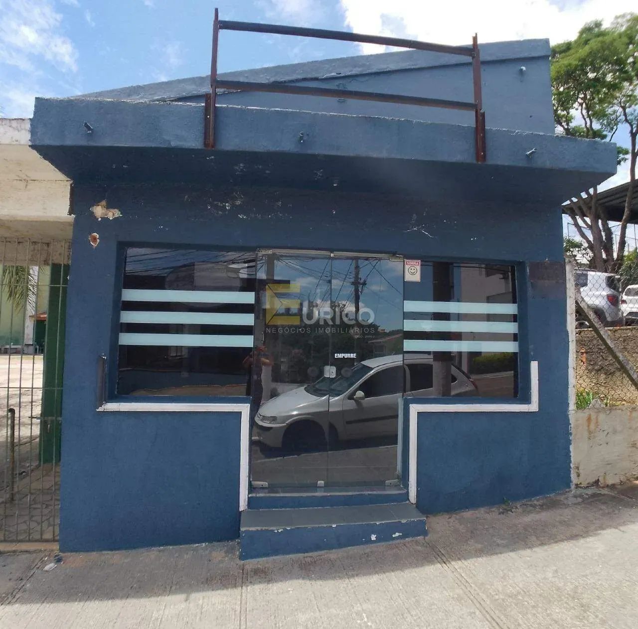 Sala Comercial térrea disponível para locação na Avenida Brasil em Vinhedo/SP