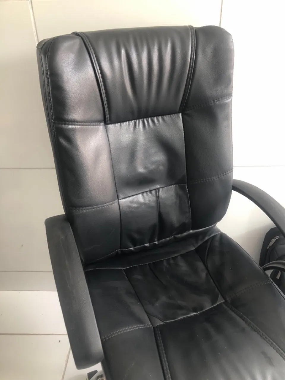 Cadeira de Escritório Executiva em Couro - Conforto e Elegância
