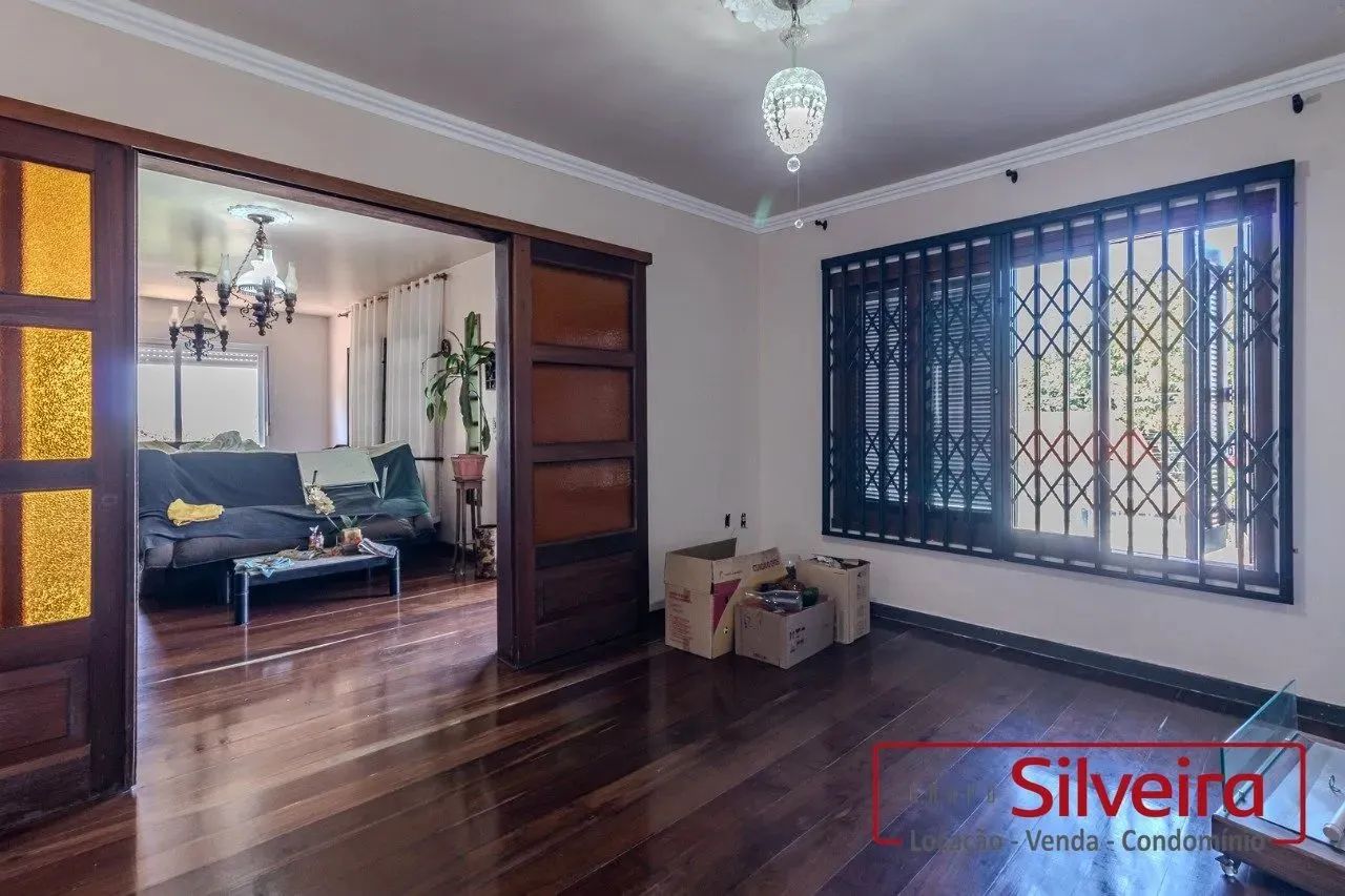 Casa Residencial com 5 dormitórios, sendo 1 suíte, e 3 vagas de garagem no bairro Teresópo - Foto 5