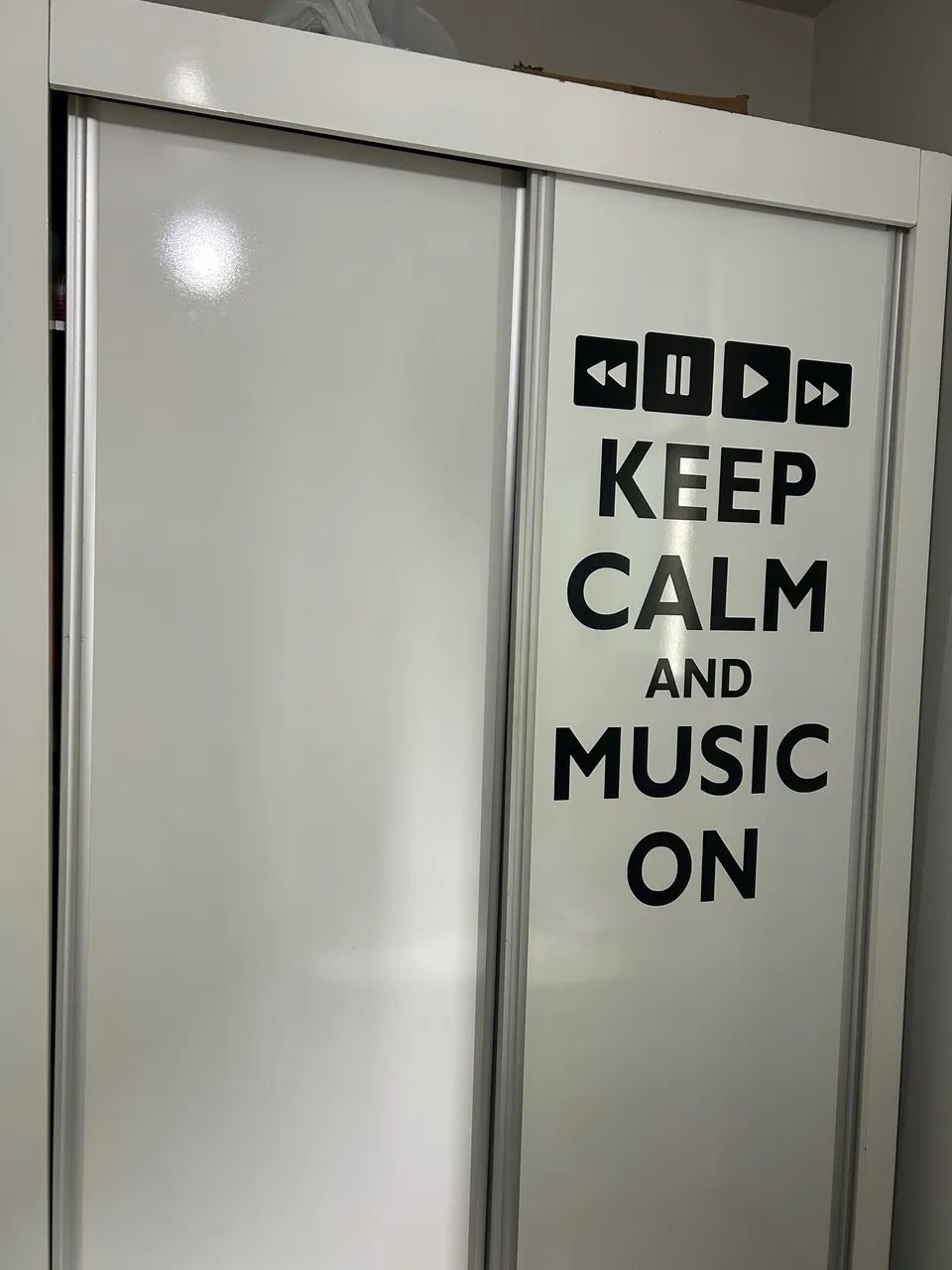 Cama solteirão box com baú + colchão D33 98x 1.98.  Escrivaninha  mais guarda roupa.   - Foto 6