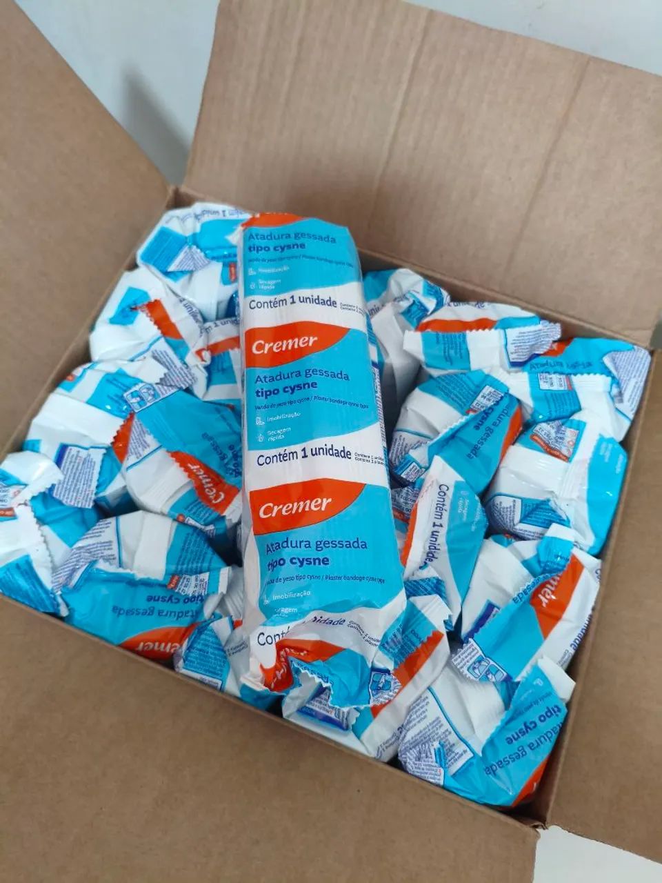 Atadura gessada cisne