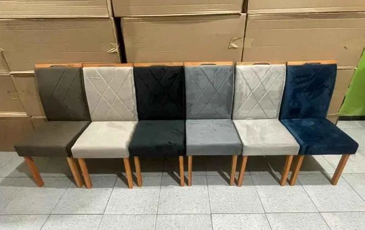 Mesa tampo com vidro e cadeiras em madeira maciça!! - Foto 3