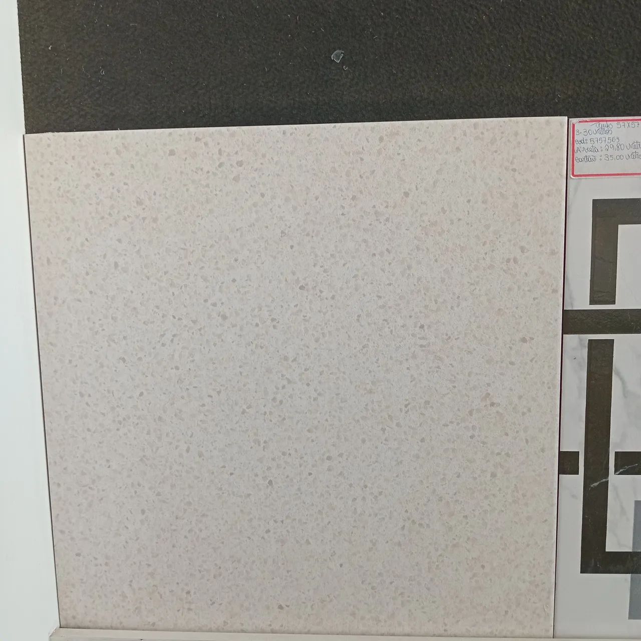 Revestimento cerâmico - 57x57