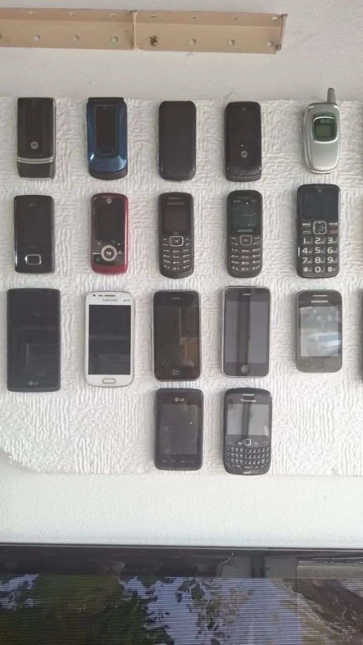 Celulares e carregadores antigos, alguns funcionam, a partir de 15,00 somos loja - 1408 - Foto 2