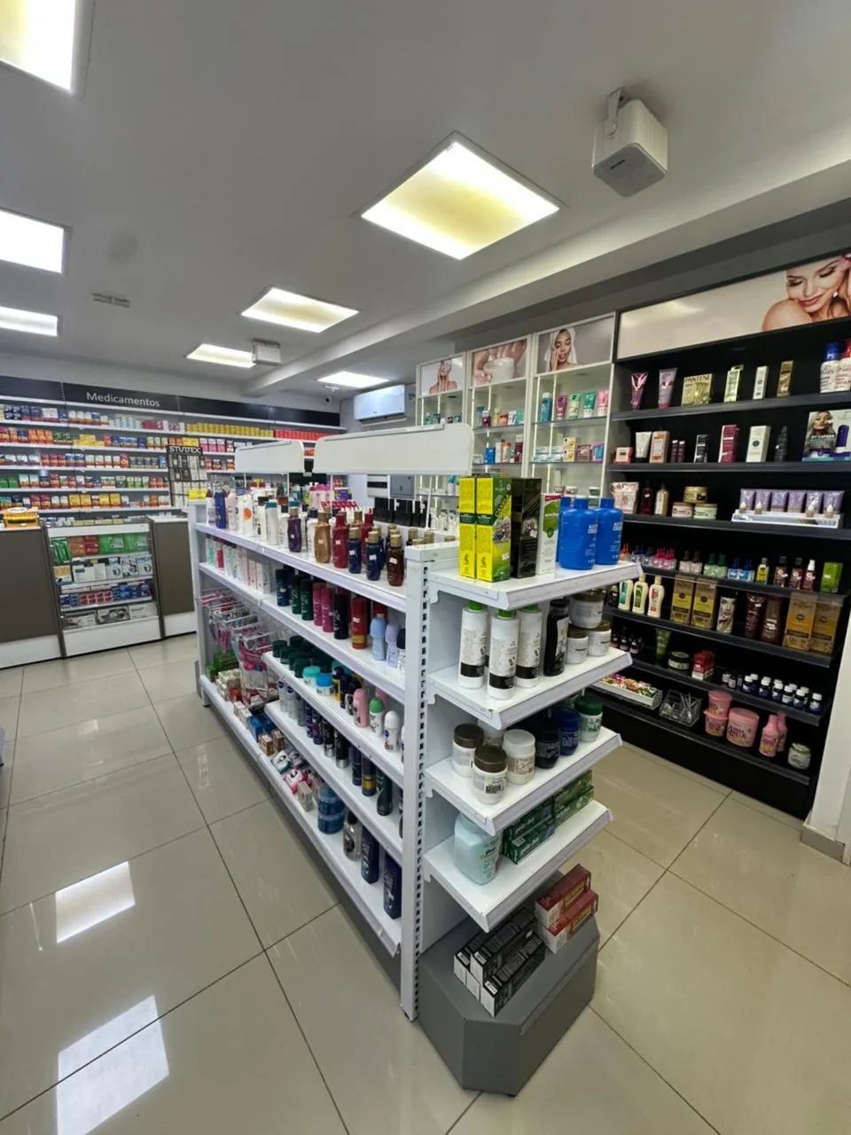 VENDE-SE FARMÁCIA MONTADA!! - Foto 2