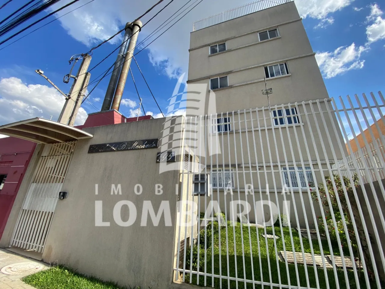 Apartamento com 3 quartos para alugar por R$ 2500.00, 73.00 m2 - CAPAO RASO - CURITIBA/PR