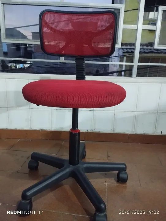 Cadeira de Escritório Giratória Vermelha - Foto 3