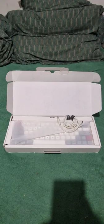 Teclado Mecânico 60% RGB - Com Software Avançado - Modelo Branco - Foto 4