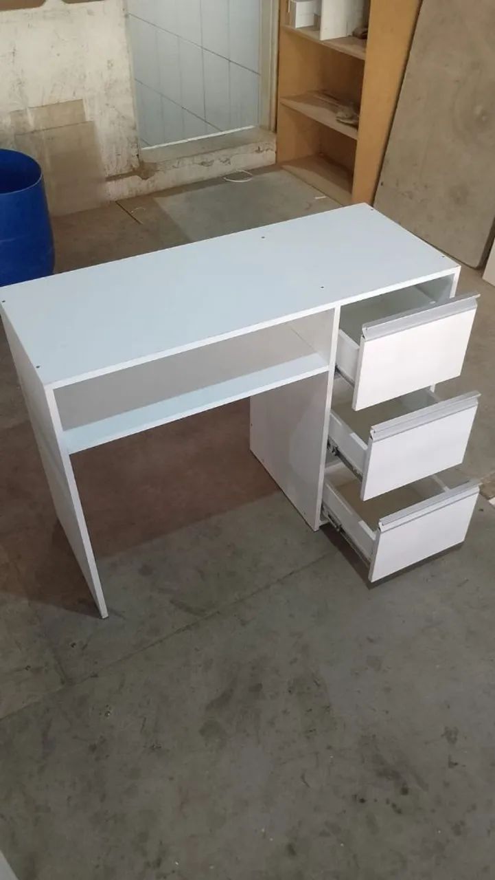 Mesa de Escritório Branca com Gavetas - Foto 2