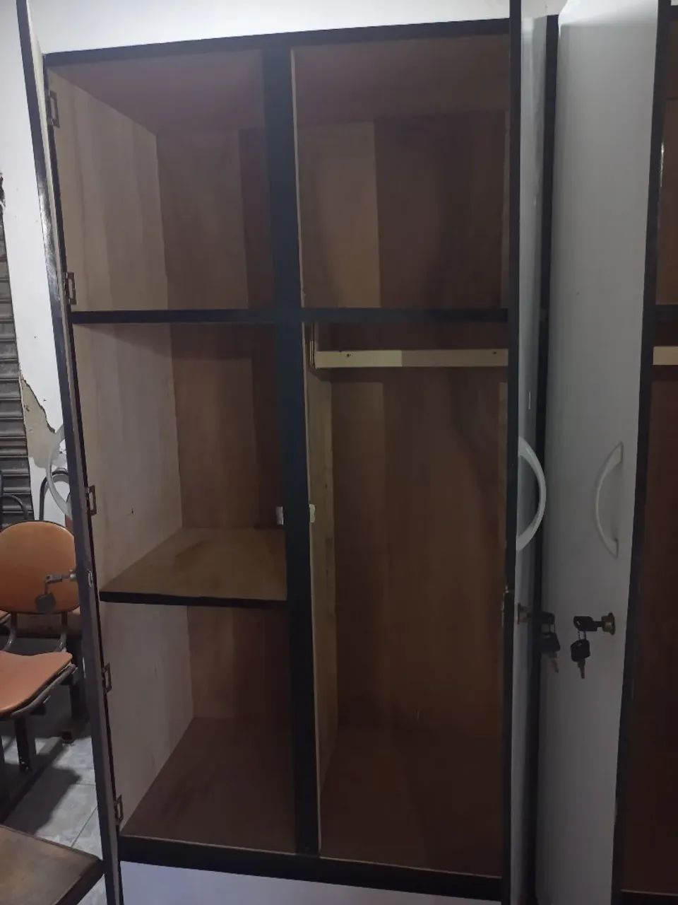 Guarda roupa de madeira. - Foto 5
