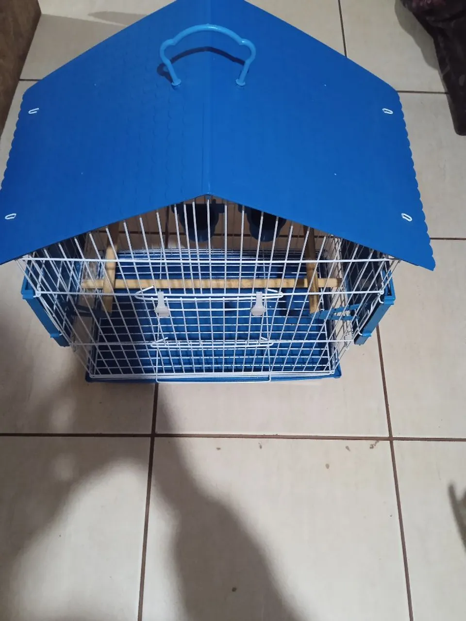 Gaiola para pássaros azul