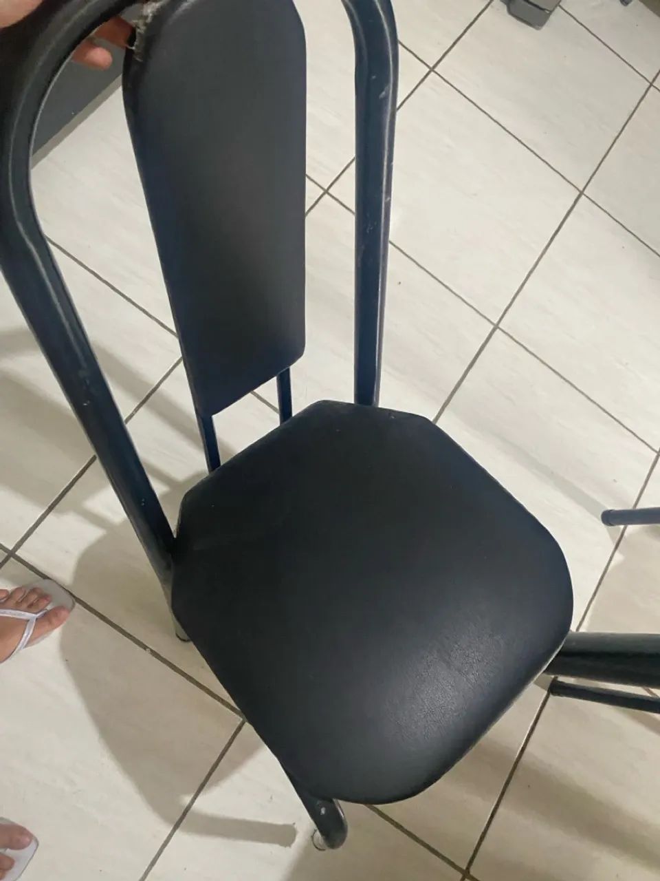 Mesa de mármore com 4 cadeiras  - Foto 2