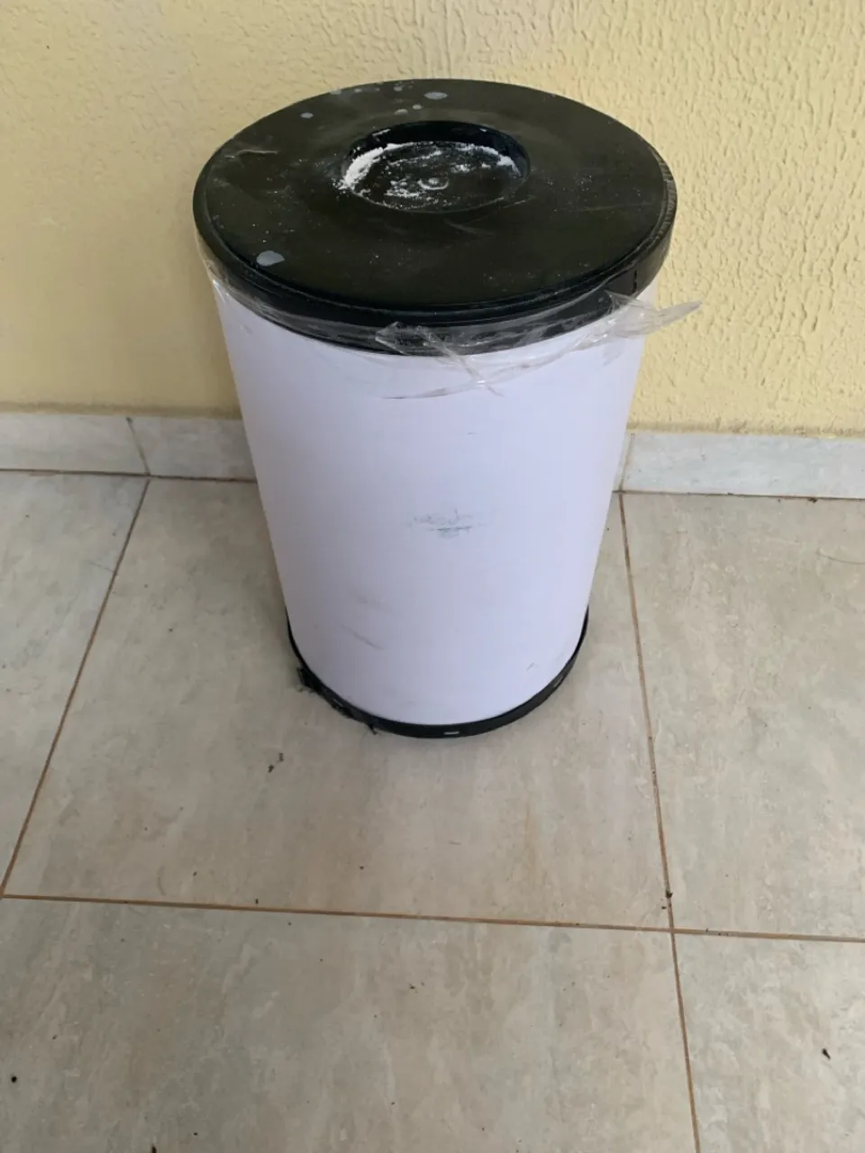 Barrica de textura rolada com 40 kg lacrada