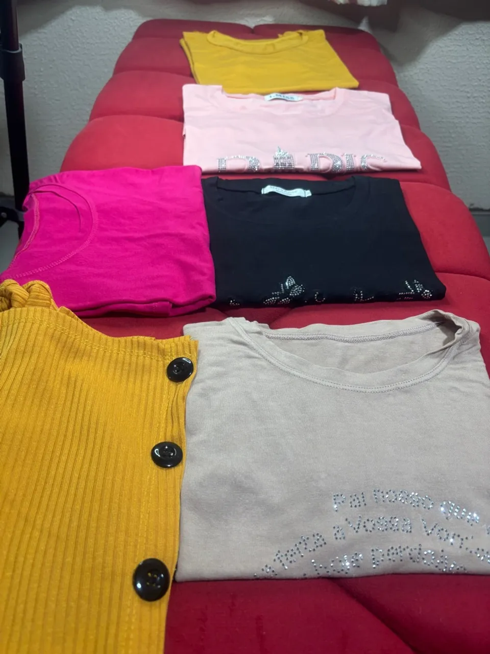 A peça - camisetas femininas coloridas