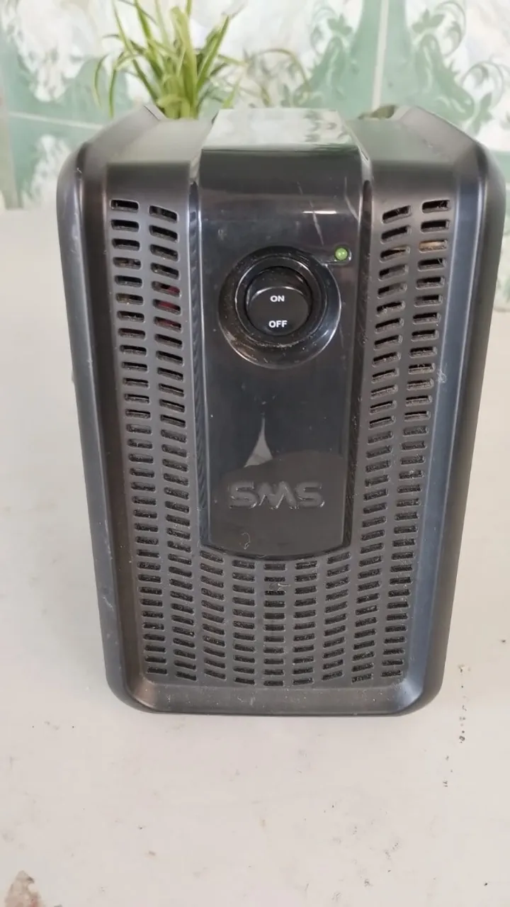 Estabilizador SMS 500 VA e 6 tomadas