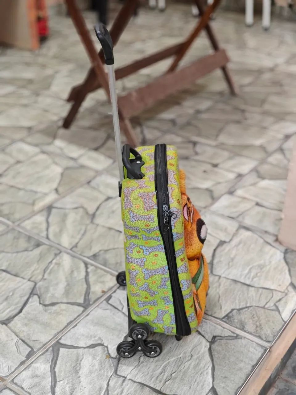Mala/Mochila de rodinha do Scooby Doo - Foto 2